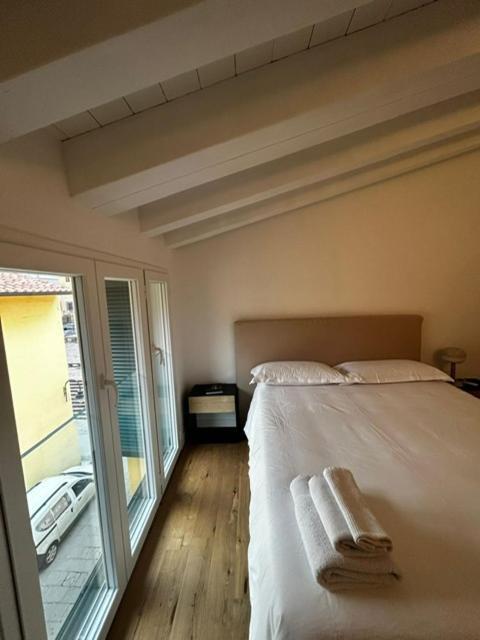 Waterfront Balcony I Grani 5 Resort Grand Suite Livorno Kültér fotó