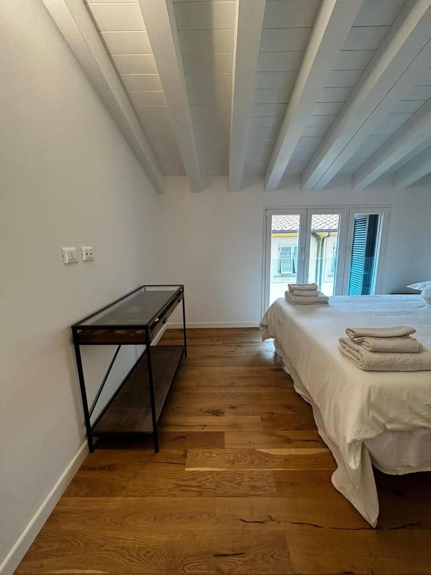 Waterfront Balcony I Grani 5 Resort Grand Suite Livorno Kültér fotó