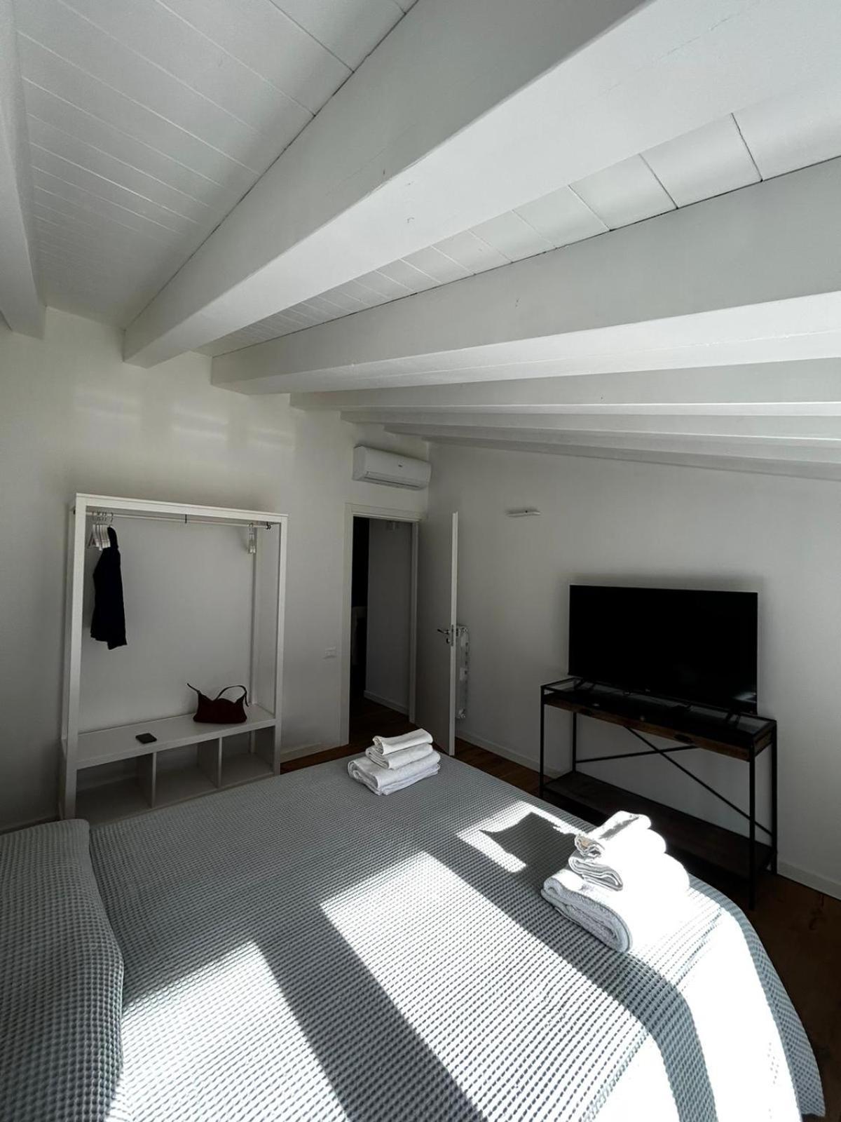 Waterfront Balcony I Grani 5 Resort Grand Suite Livorno Kültér fotó